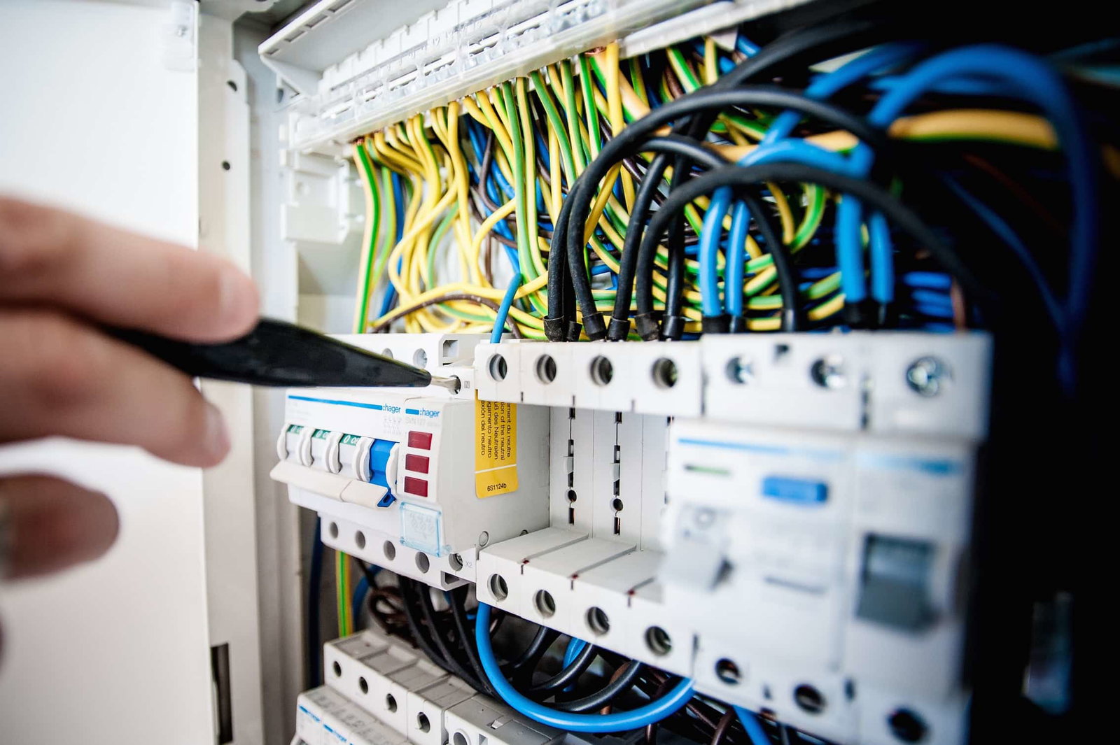 How to Become an Electrician