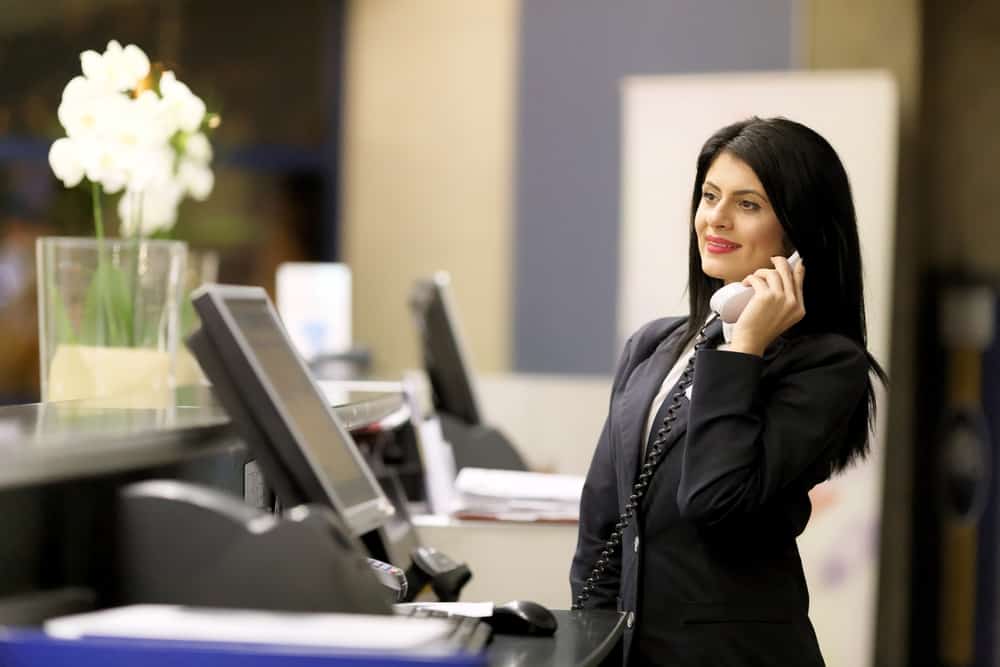 Cómo empezar una carrera profesional en la industria hotelera