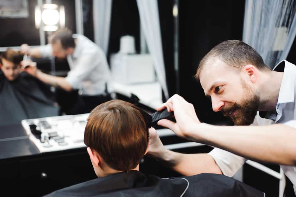 Cómo empezar una carrera profesional en una peluquería