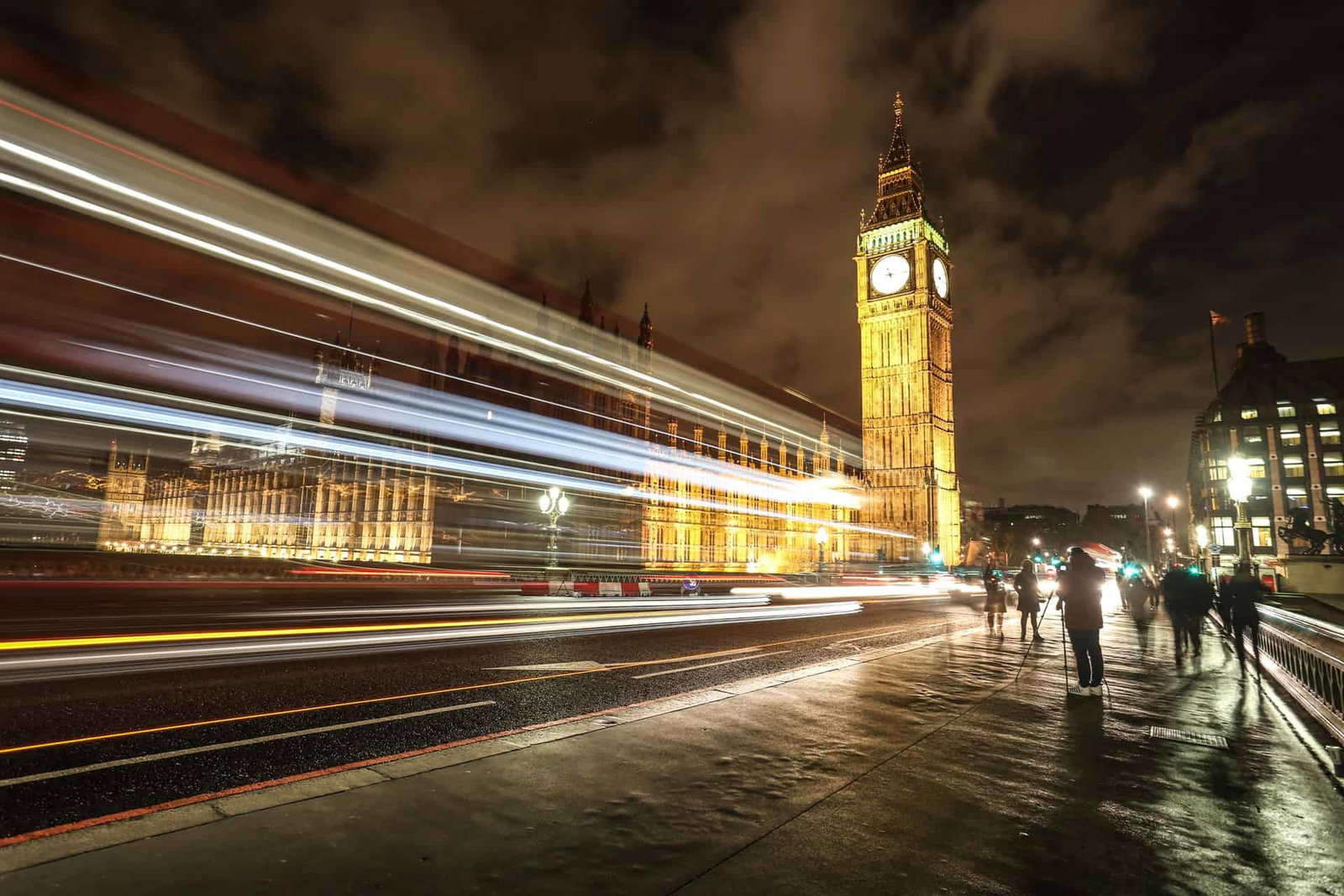 3 Superfast Ways to Make Extra Money as a Student