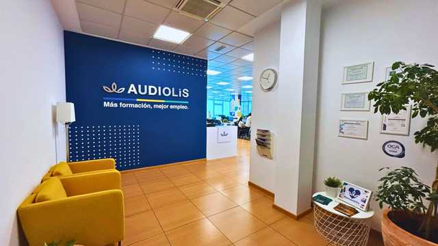 Gestor/a de Reconexión y Recuperación de Clientes Antiguos
