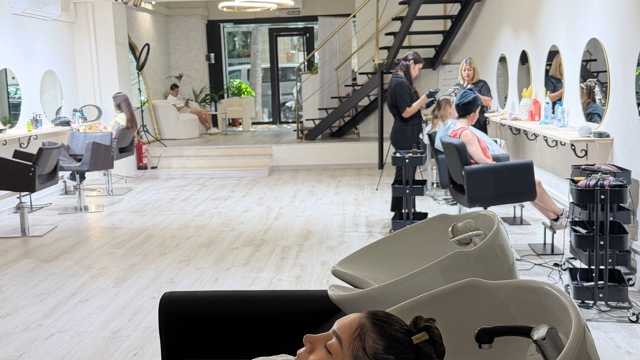 Oficial de primera peluquería
