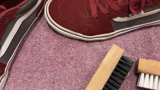 👟 Flexible Shoe Cleaning Assistant – £2 Per Pair | Side Hustle
