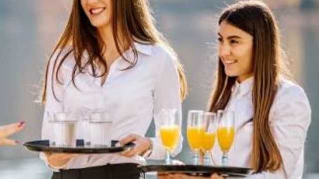 Waiter / Waitress