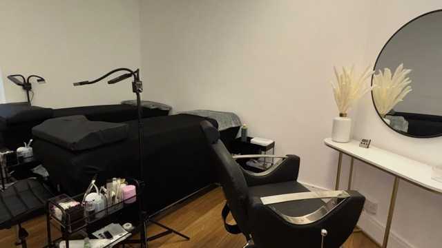 Eyelash Technician