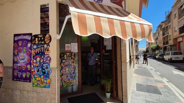 Vendedora de Panaderíay Pastelería