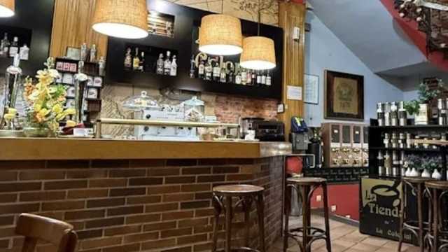 Ayudante de Camarero/a