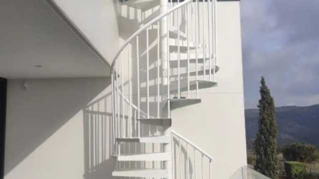 SOLDADOR/A ACABADOS Y DISEÑOS DE ESCALERAS