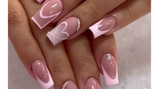 Manicurista Técnica Uñas Acrilicas