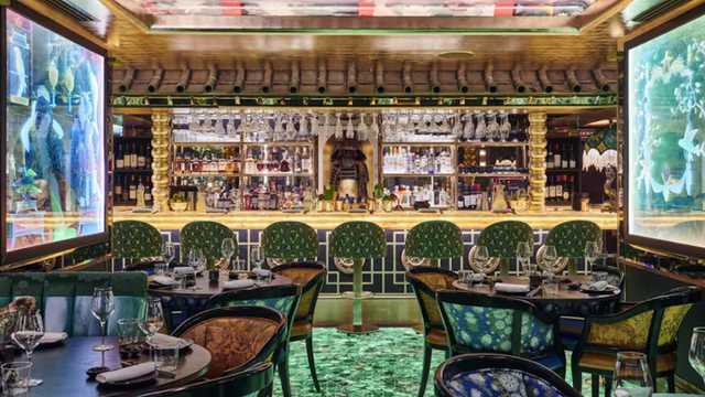 Head Waiter / Waitress