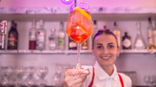 Cocinero/a y Ayudante/a de Cocina