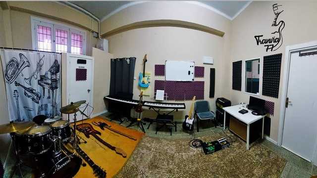 Profesor de piano y canto