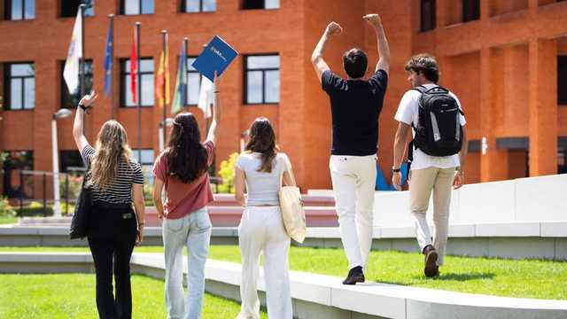 Comercial Telefónico - Formación Universitaria