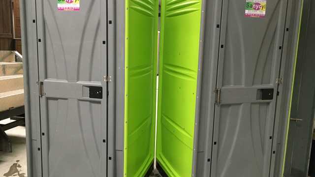 OPERARIO PARA LIMPIEZA DE BAÑOS PORTATILES