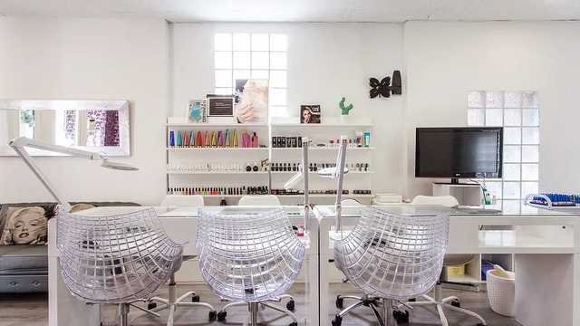 Manicurista Técnica Uñas Acrilicas