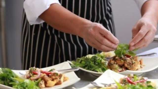 Ayudante/a de Cocina y Office