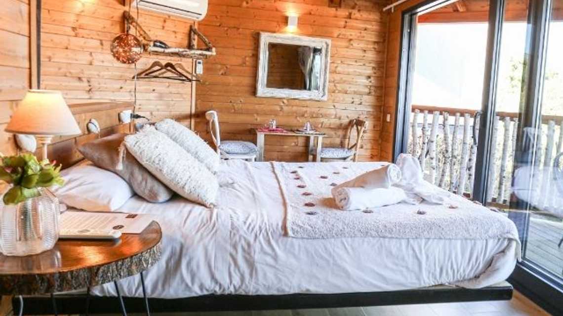 Hostal Les Suites cover image