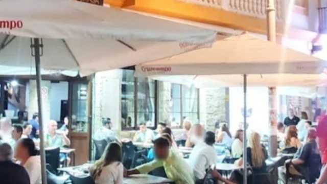 Camarero/a y Ayudante/a de Cocina