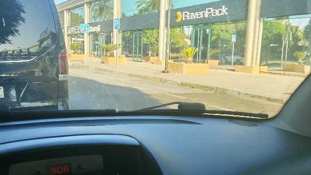 Restaurante con copas busca promotores