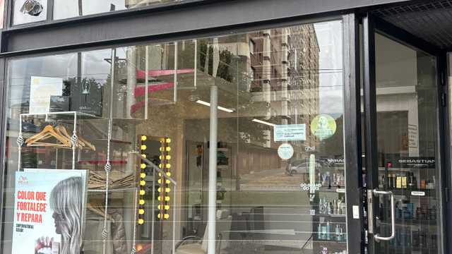 Oficial de Peluquería