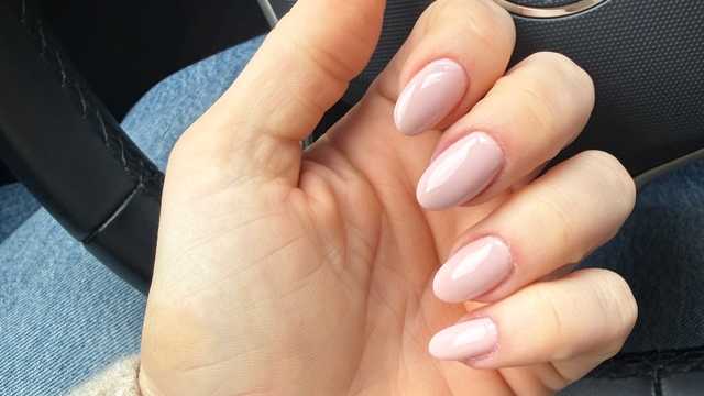 HELLO NAILS RUBI MANICURISTA