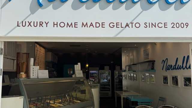 Part time Gelato seller 🍨 ice cream front of house