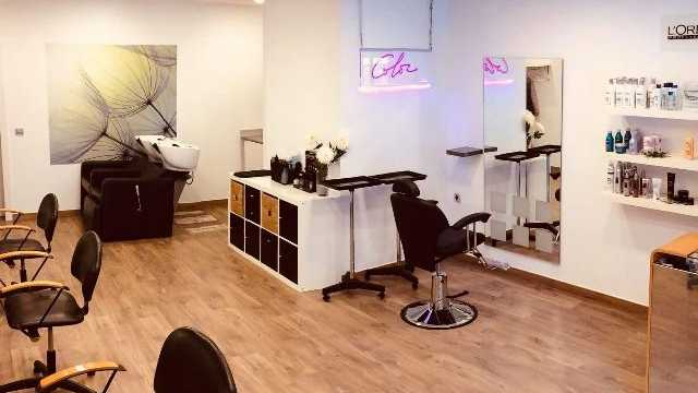 Oficial/a de Peluquería