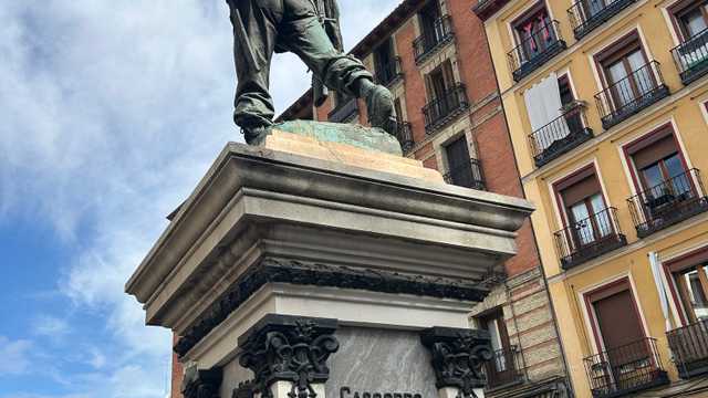 Ayudante para montaje de puesto en el Rastro de Madrid