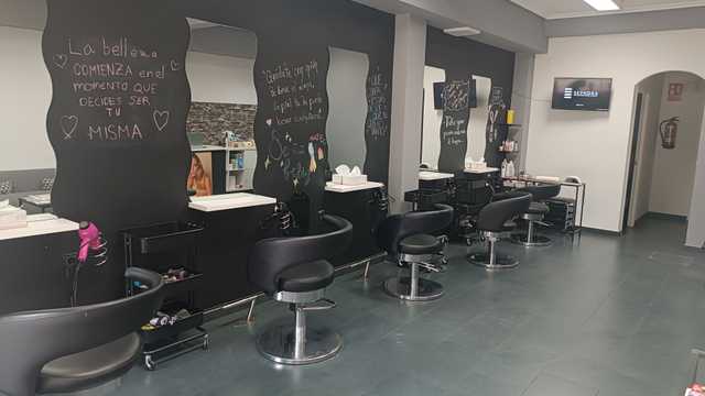 Manicurista Técnica Uñas Acrilicas