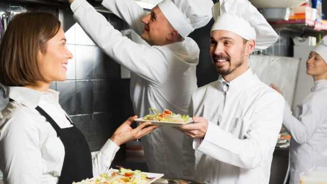 Cocinero Restaurante Mediterráneo Valdebebas