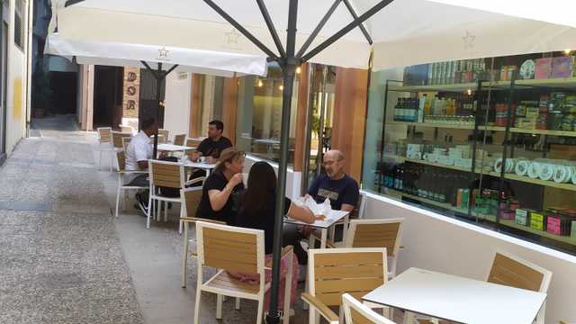 Cocinero/a y Ayudante/a de Cocina