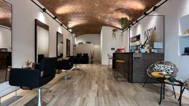 Oficial de Peluquería