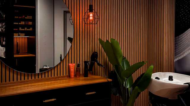 Barber we need and Hairdrsser we need too