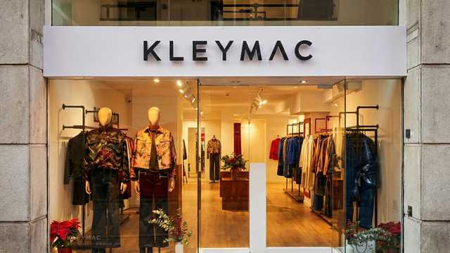 Dependiente/a con apoyo en redes sociales – Media jornada