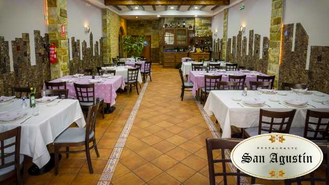 Cocinero/a y Ayudante/a de Cocina