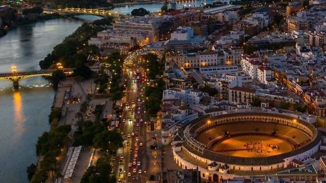 Camarero/a con inglés – Jornada completa – Centro de Sevilla