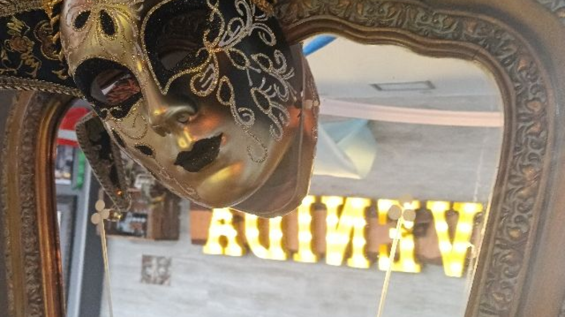 quinta avenida hosteleria cover image