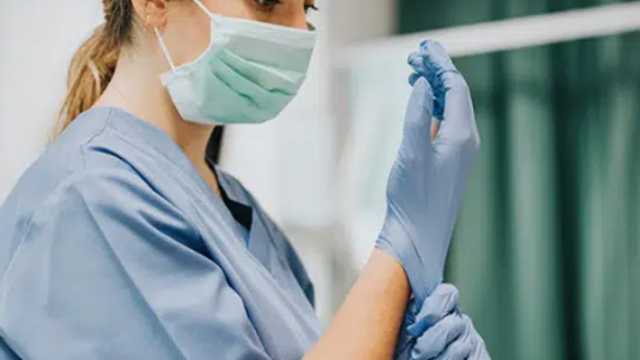 Auxiliar Sanitario/a y Estetico/a