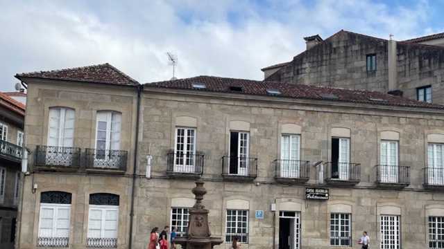 Camarera de pisos, limpieza y recepción