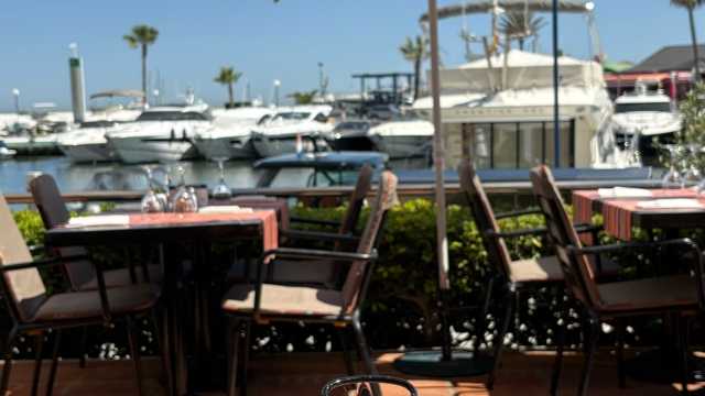 Ayudante de Camarero/a