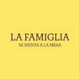 La Famiglia se Sienta a la Mesa logo