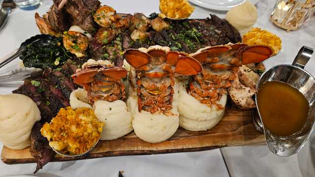 Restaurant Host / Hostess