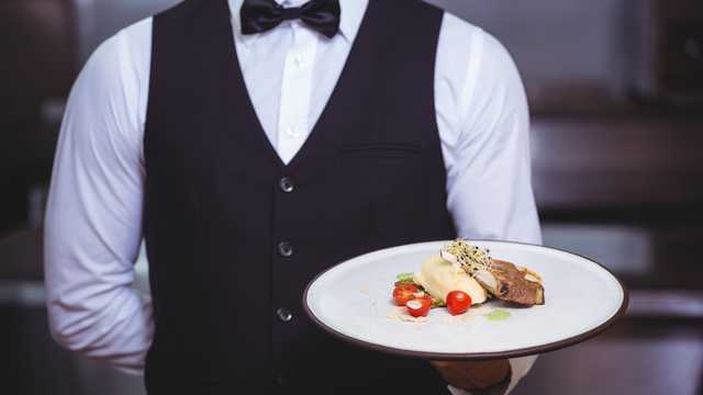 Waiter (Full time ASAP)