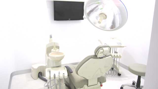 AUXILIAR CLÍNICA DENTAL