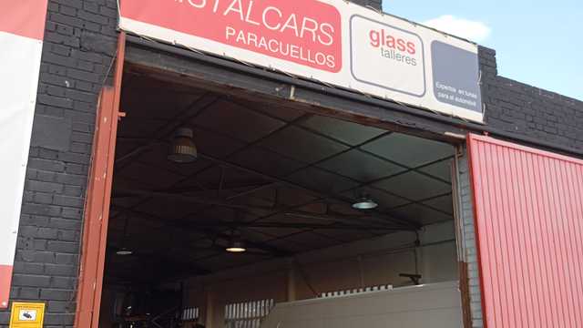 MONTADOR DE LUNAS DE AUTOMOVIL