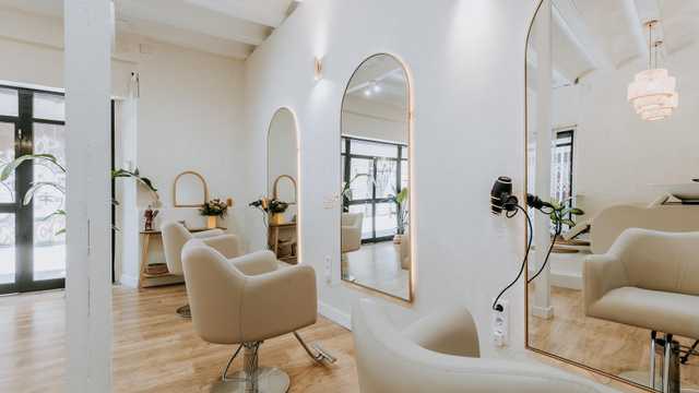 Oficial de Peluquería