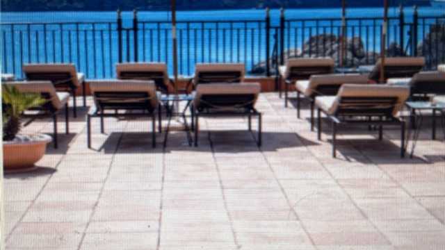 CAMARERO/A DE BAR PISCINA (se requiere título de socorrista)