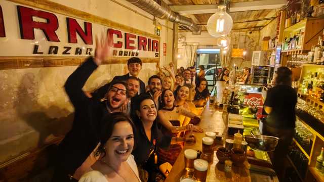 Cocinero/a y Ayudante/a de Cocina