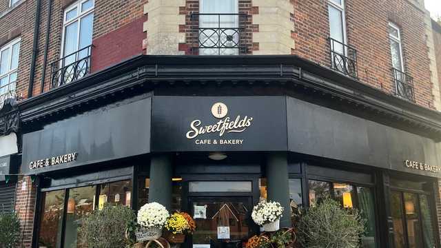 Sandwich Assistant with Creative Flair