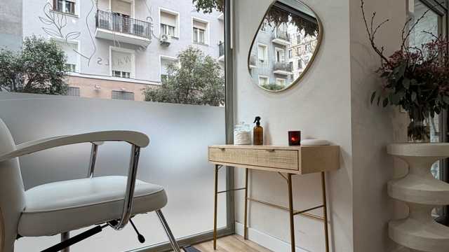 Técnico/a en Extensión de Pestañas